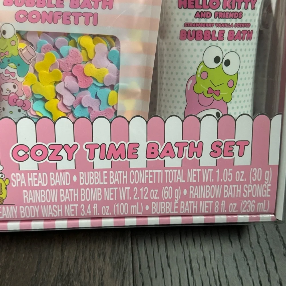 Hello Kitty and Friends Cozy Time Bath Set
